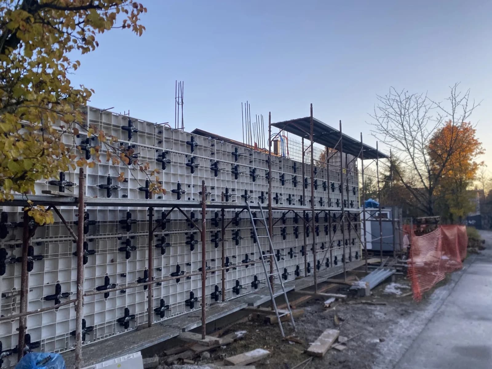Continuous wall forming